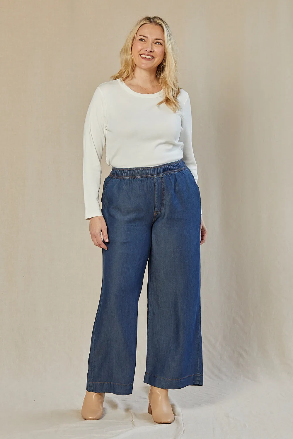 Breezy Relaxed Tencel Pant in Mid Wash