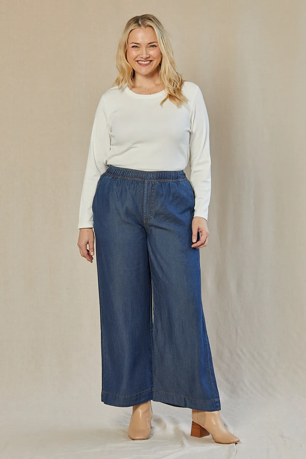 Breezy Relaxed Tencel Pant in Mid Wash