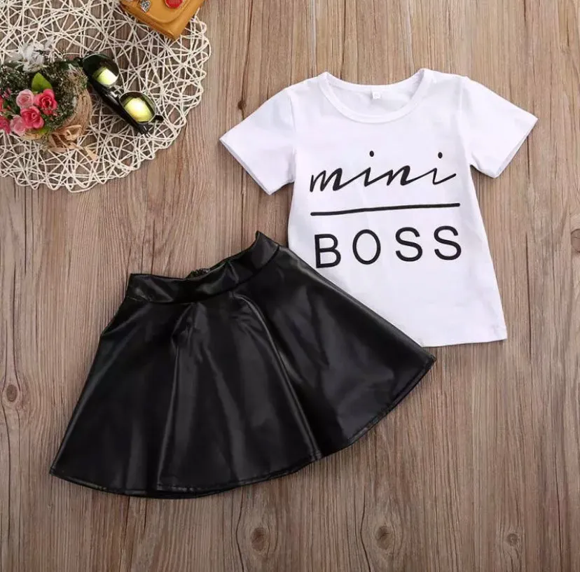 GIRLS SHORT SLEEVE "MINI BOSS" TWO-PIECE CLOTHING SET