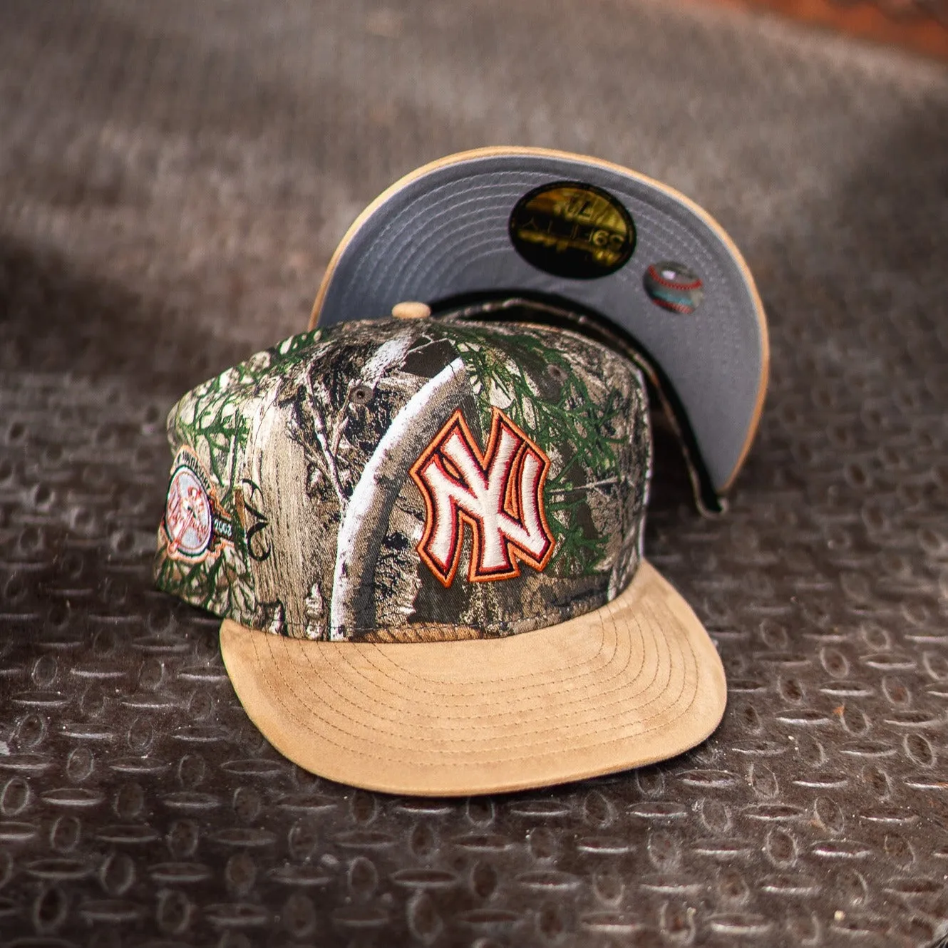 New Era New York Yankees 100th Anniversary Grey UV (Real Tree Camo/Khaki Suede)