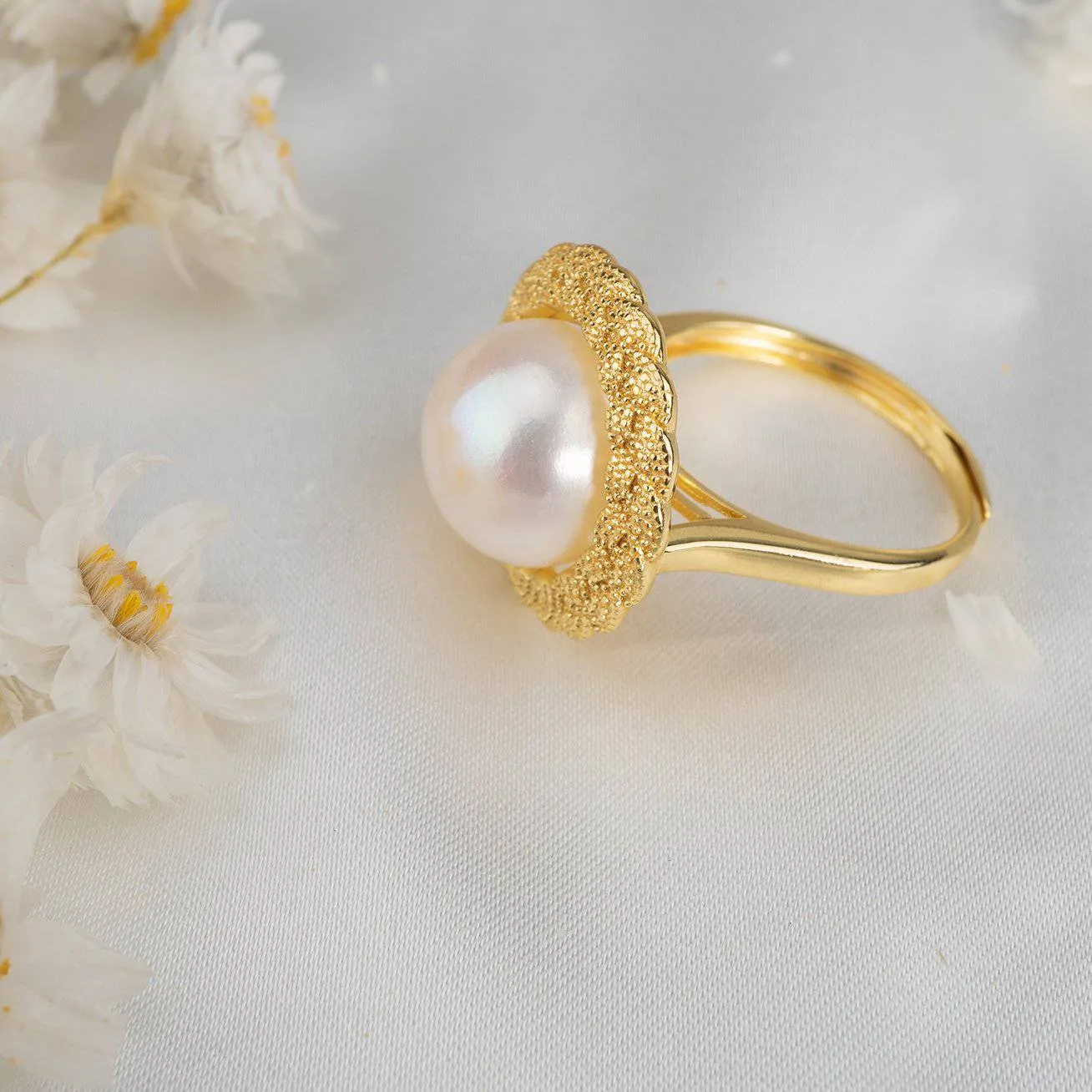 New Yorker Freshwater Pearl Ring WR00054