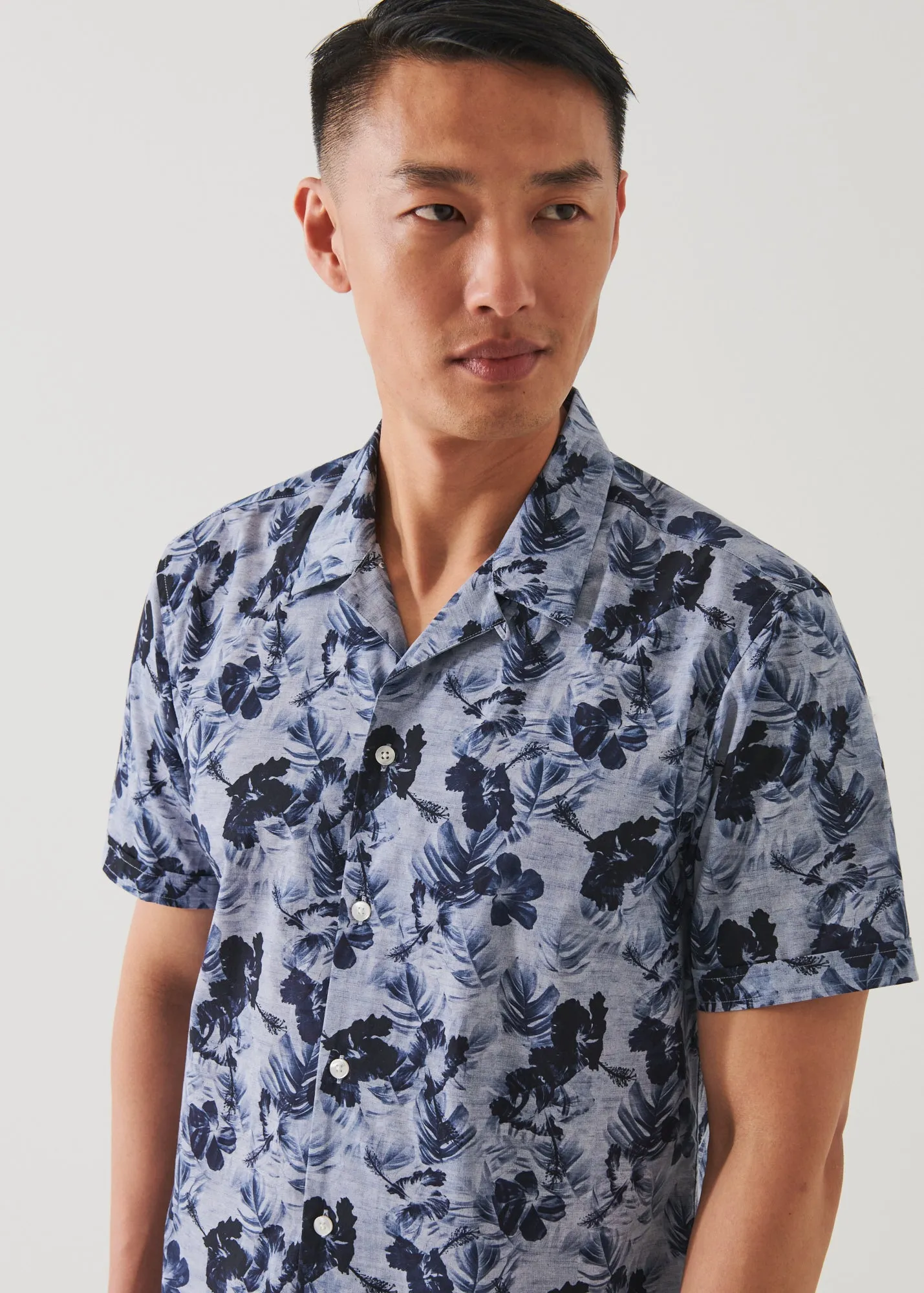 TROPICAL FLORAL PRINT CAMP COLLAR SHIRT